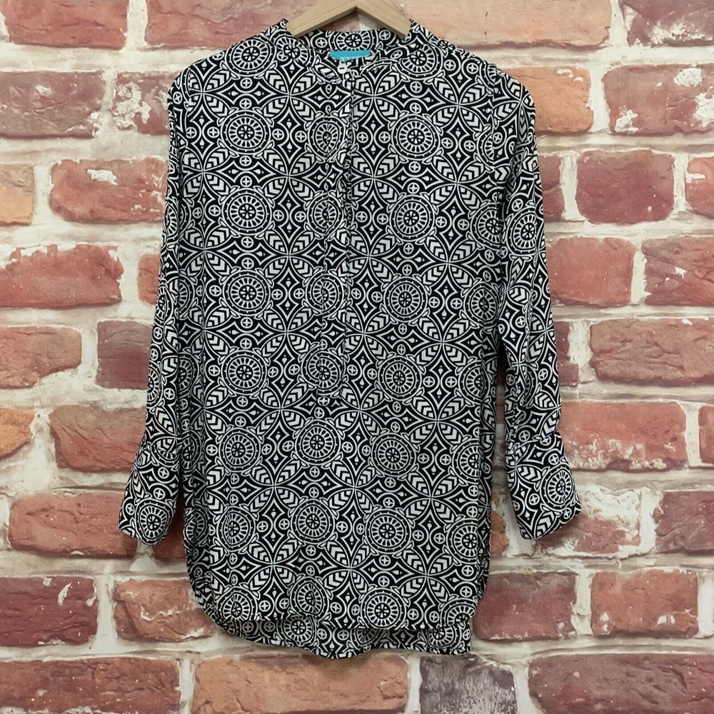 Escapada Top Shirt Women's Medium Black White Boho Abstract Pullover Blouse